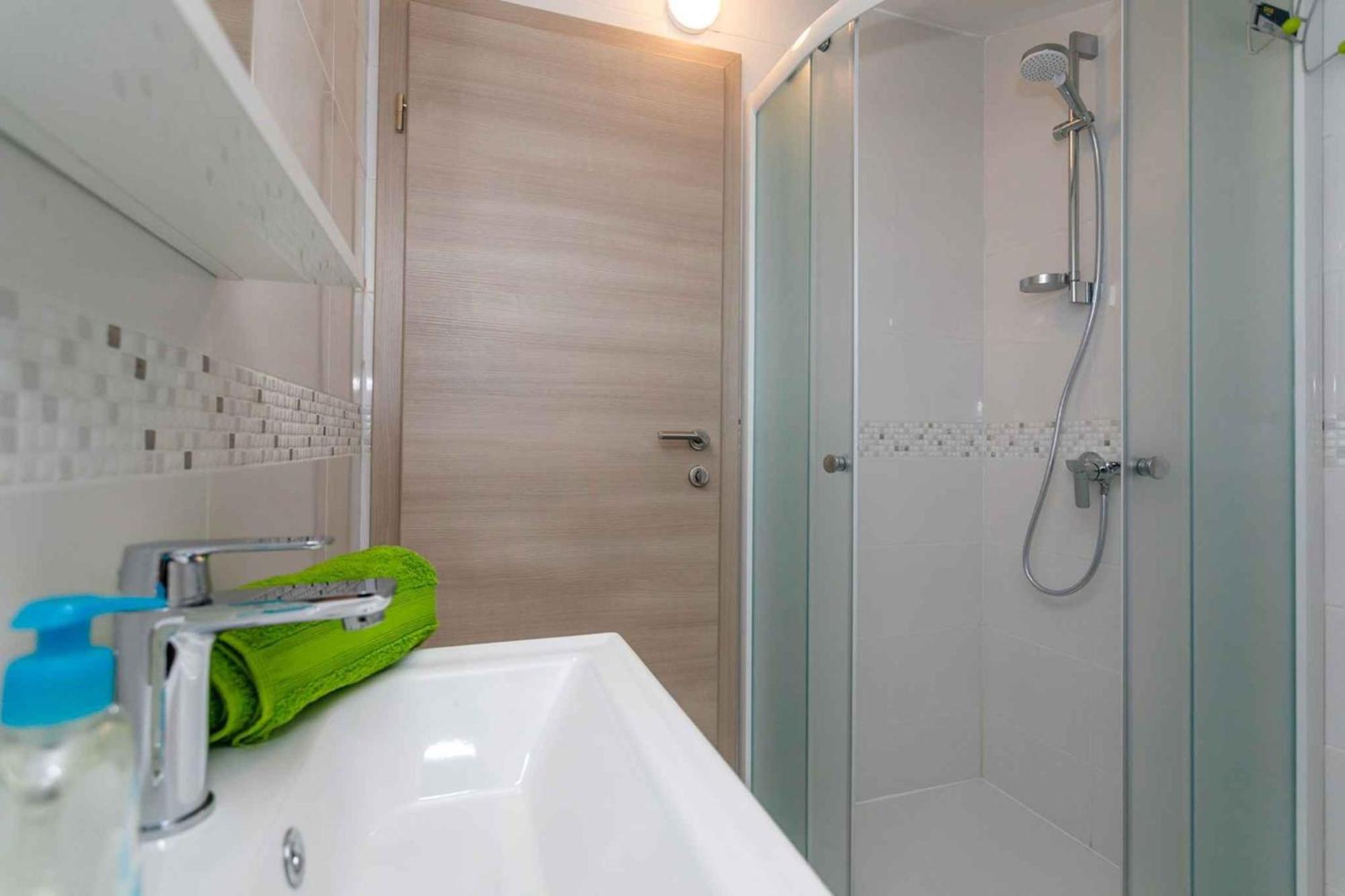 Apartment In Malinska/Insel Krk 38057 Eksteriør billede