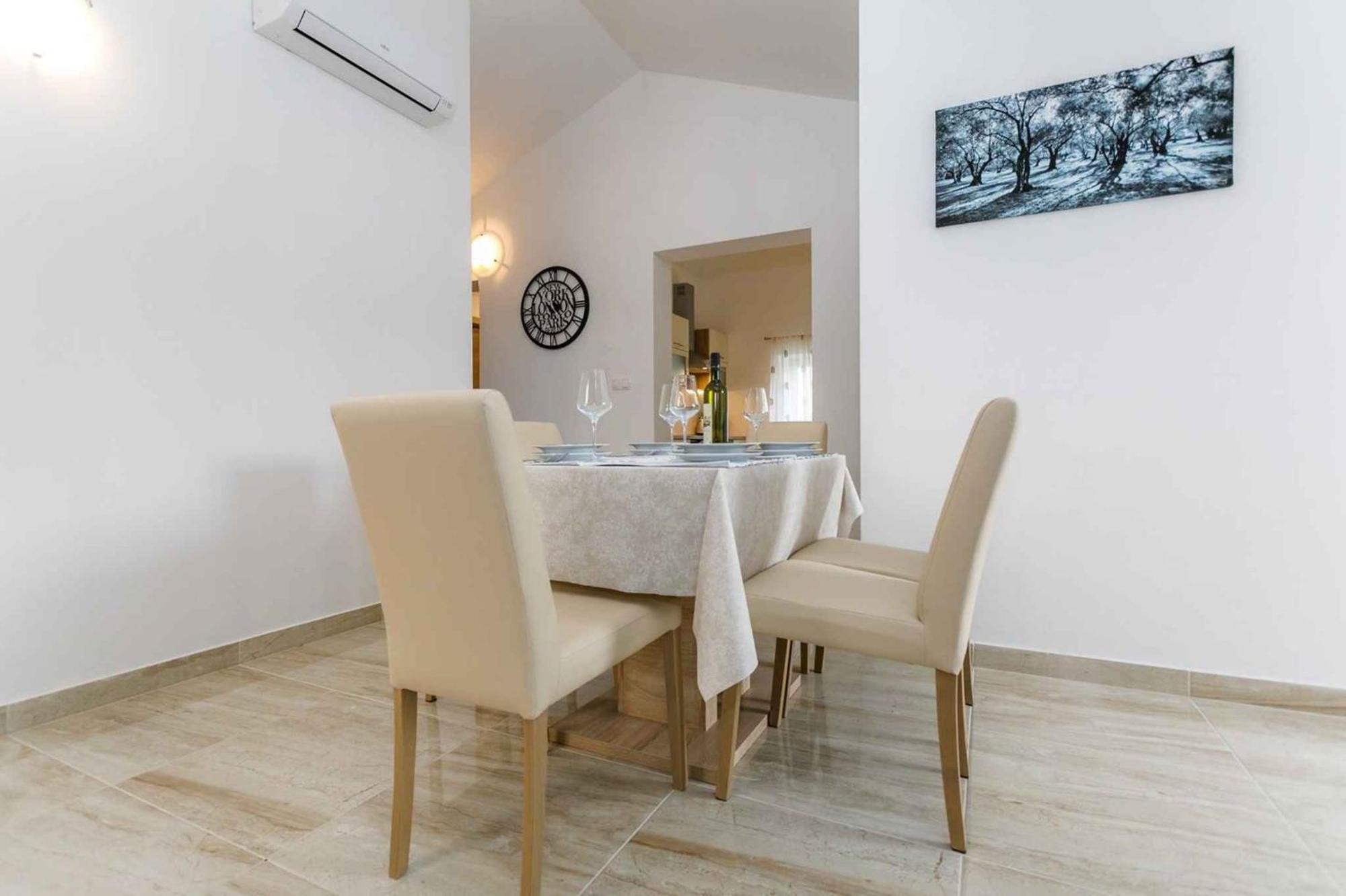 Apartment In Malinska/Insel Krk 38057 Eksteriør billede